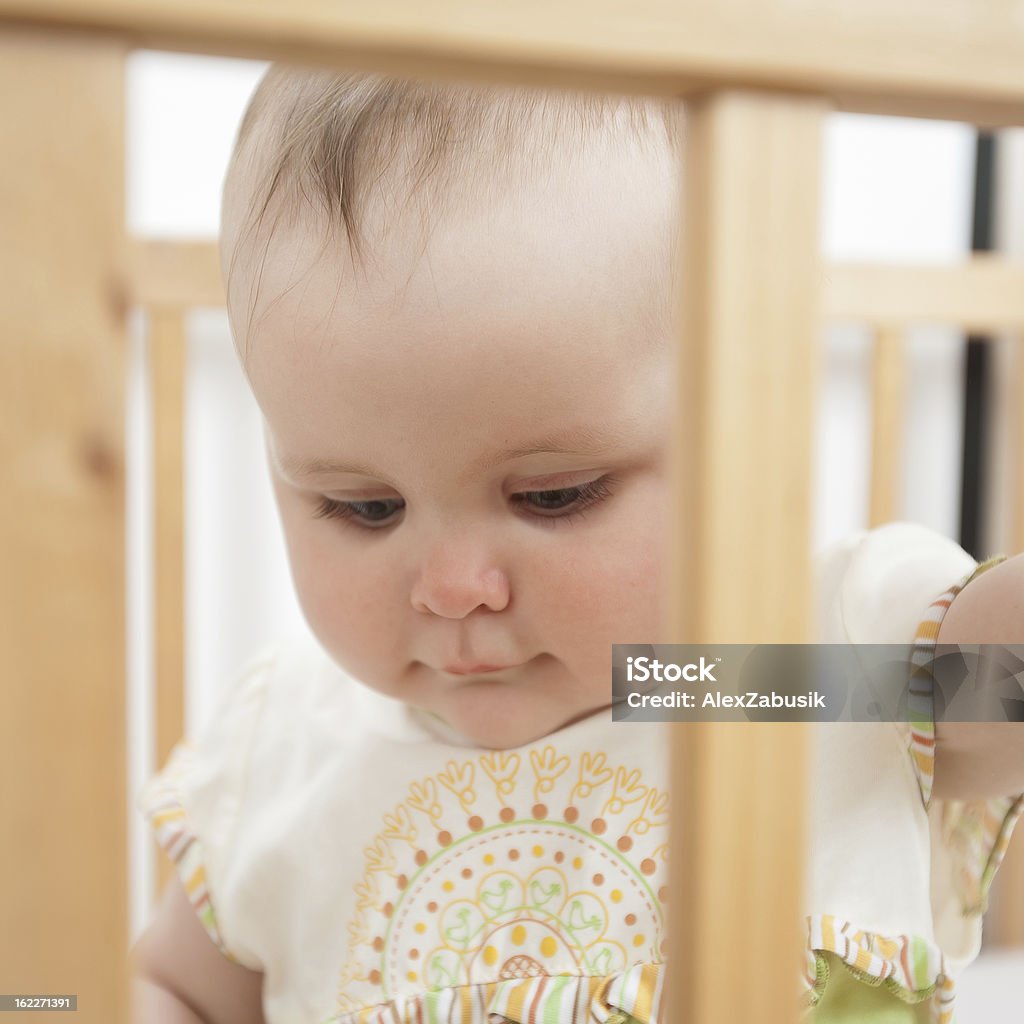 Adorable bébé intérieure - Photo de 6-11 mois libre de droits