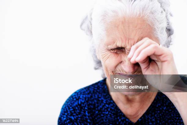 Photo libre de droit de Fatigue Oculaire banque d'images et plus d'images libres de droit de Se frotter les yeux - Se frotter les yeux, Femmes, Une seule femme