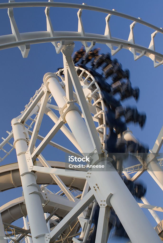 Modern Montanha-Russa - Royalty-free Atração de Parque de Diversão Foto de stock