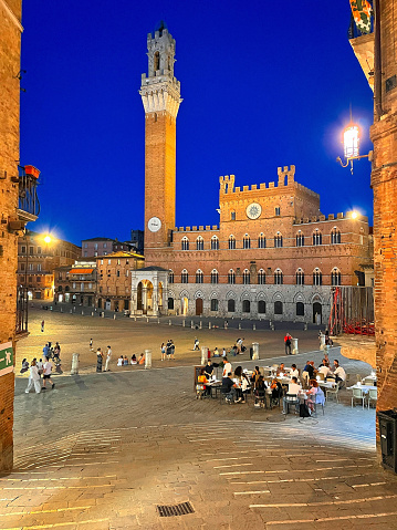 Siena's Piazza del Campo is the central square (market) of this city. Created in the 13th century, paved with red brick and travertine, it is an example of one of the finest squares of ancient Europe. It is characterized by its original shell-like shape.