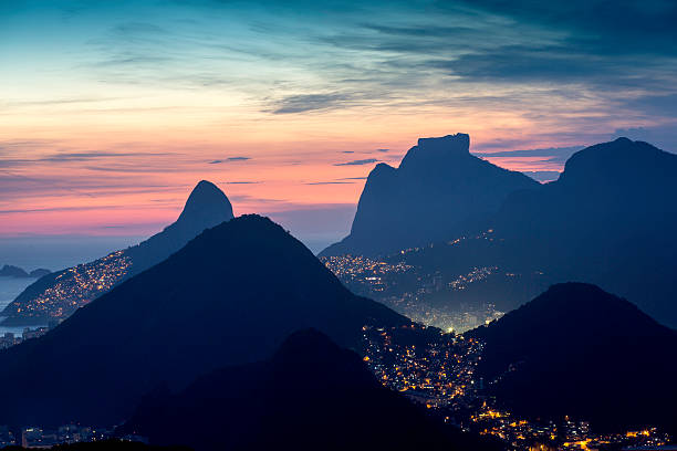 veduta aerea di rio de janeiro - rio de janeiro night sugarloaf mountain corcovado foto e immagini stock