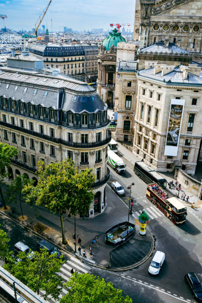 istock Parisian Street Views 1622742660