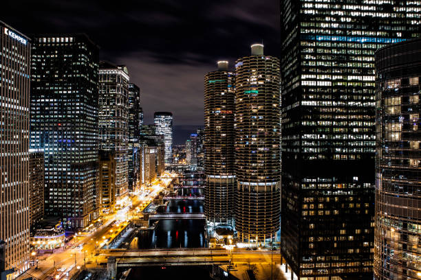 istock Chicago rooftop shot at night 1622827133