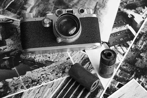 stary aparat w sepii - camera old retro revival old fashioned zdjęcia i obrazy z banku zdjęć