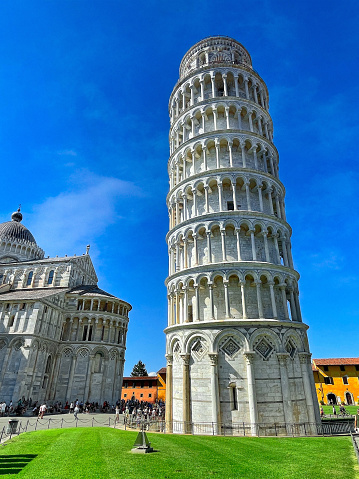 The Leaning Tower of Pisa (torre pendente di Pisa) is the campanile, or freestanding bell tower, of Pisa Cathedral. It is known for its nearly four-degree lean, the result of an unstable foundation. The tower is one of three structures in the Pisa's Cathedral Square (Piazza del Duomo), which includes the cathedral and Pisa Baptistry. Total height: 54.98 m.