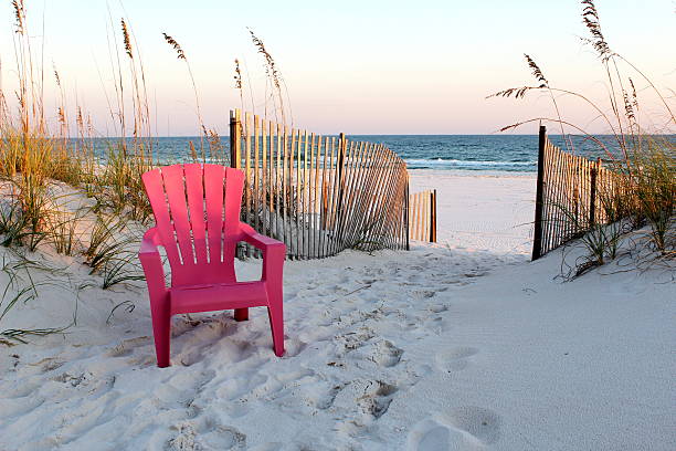 sedia a sdraio con conseguente il golfo del messico. - gulf coast states foto e immagini stock