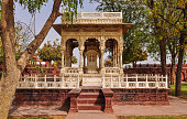 jaswant-thada-in-jodhpur-indien.jpg?b=1&s=170x170&k=20&c=VEs_DUETyBbx0LwIHhIDjfViv-Umjgff6NVOkt89imc=