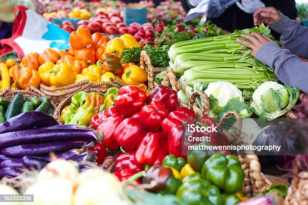 Qualità Superiore Di Verdure Fresche Nel Mercato - Fotografie stock e altre immagini di Mercato di prodotti agricoli - Mercato di prodotti agricoli, Florida - Stati Uniti, Estate