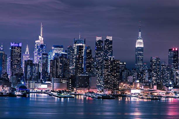istock Skyline of downtown Manhattan 162335014