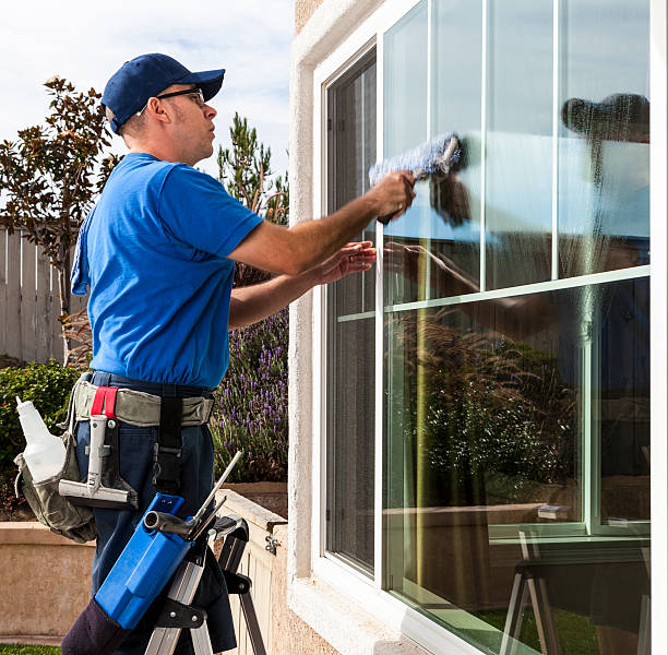 limpieza de la ventana - cleaning window window washer built structure fotografías e imágenes de stock