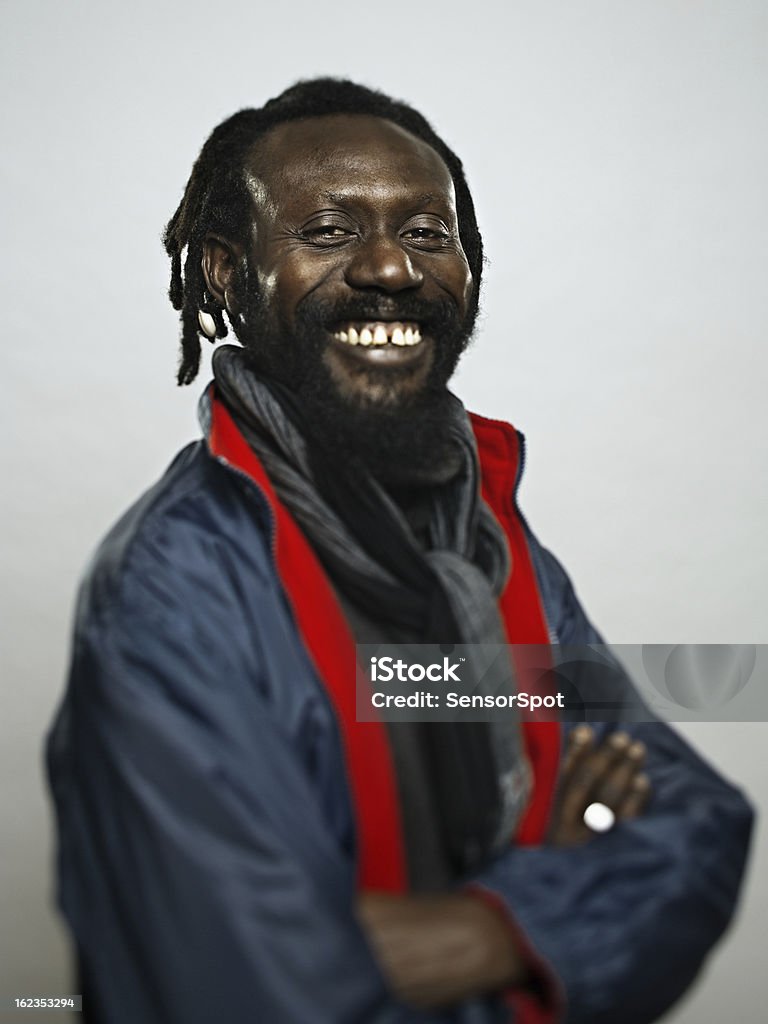 Người Đàn Ông Châu Phi Với Nụ Cười Lớn Hình ảnh Sẵn có - Tải xuống Hình ảnh  Ngay bây giờ - Nam, Người châu Phi, Văn hóa châu phi - iStock