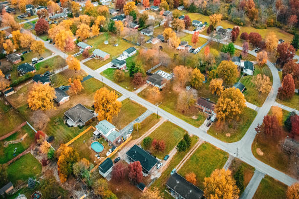 istock An Aerial Life in the Suburbs 1623544699