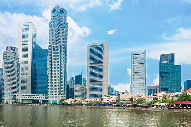 istock Singapore skyscrapers and restaurants on Boat Quay 162383343