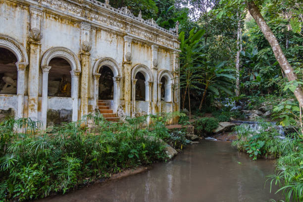 Wat Pha Lat Wat Pha Lat is a Buddhist temple and monastery outside of Chiang Mai, Thailand in the jungle. wat pha lat stock pictures, royalty-free photos & images