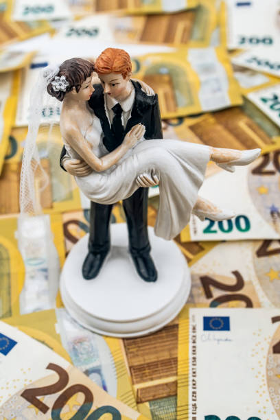 istock Financial side of Romance 1623913314