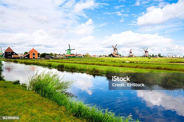 Foto de Zaanse Schans Moinhos De Vento Holandeses Holland Países Baixos e mais fotos de stock de Cultura holandesa