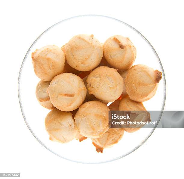 Glass Bowl De Cookies Isolado Em Fundo Branco - Fotografias de stock e mais imagens de Alimentação Não-saudável - Alimentação Não-saudável, Bolacha, Bolo - Sobremesa