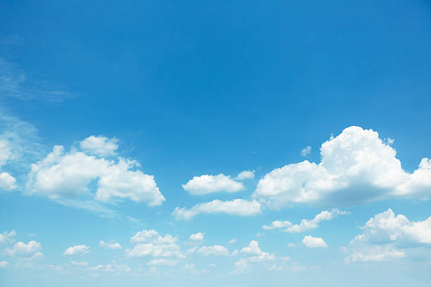 wolkengebilde - blau stock-fotos und bilder