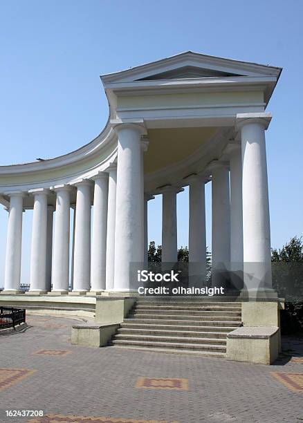 Colonnade En Odesa Foto de stock y más banco de imágenes de Arquitectura - Arquitectura, Azul, Cielo