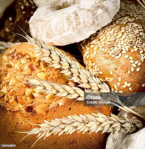 Fondo De Pan Y Trigo Foto de stock y más banco de imágenes de Al horno - Al horno, Alimento, Avena - Cereal de desayuno