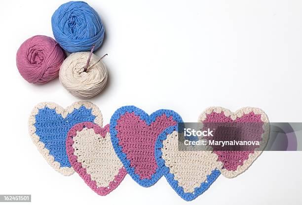 Foto de Crochet Knitted Corações e mais fotos de stock de Amor - Amor, Arte e Artesanato - Assunto, Azul