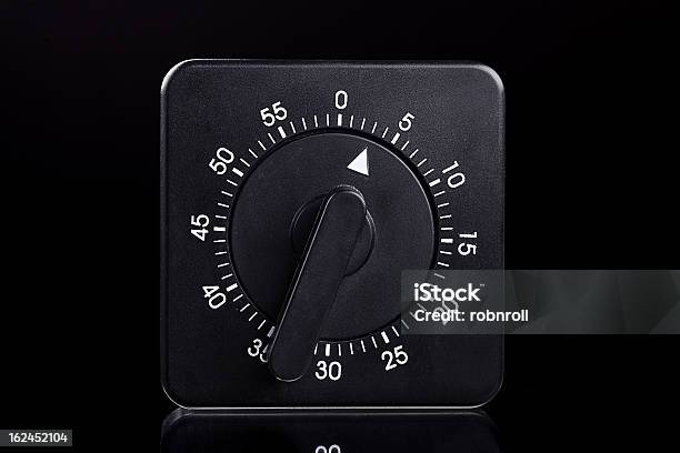 Timer Uovo Nero Con Un Riflesso - Fotografie stock e altre immagini di Colore nero - Colore nero, Composizione orizzontale, Fotografia - Immagine