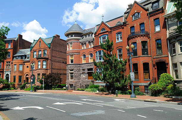 rowhouses à washington, d.c. - row house townhouse house in a row photos et images de collection