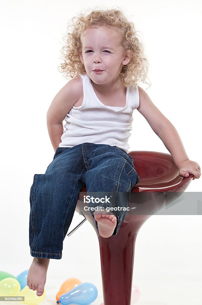 Ładny Młody blond toddler chłopiec bawi się żydowska - Zbiór zdjęć royalty-free (Maluch)