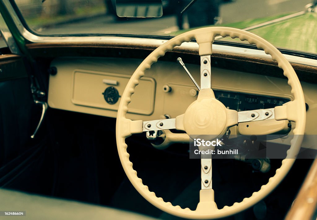 Carro Antigo volante e Painel de Instrumentos - Royalty-free Carro Foto de stock