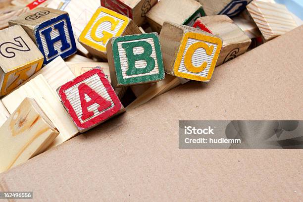Alfabet Bloki - zdjęcia stockowe i więcej obrazów Alfabet - Alfabet, Bez ludzi, Brązowy