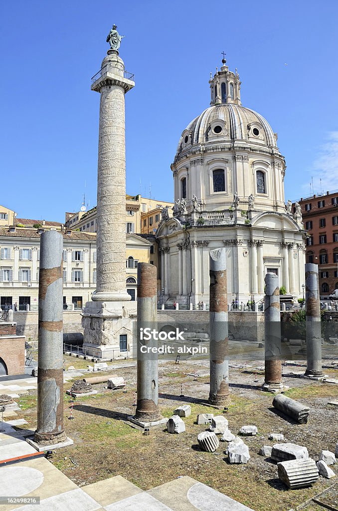 Trajan's Forum, Roma - Foto de stock de Coluna arquitetônica royalty-free
