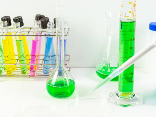 istock Close up of Volumetric flask and a micropipette tip 1625055463