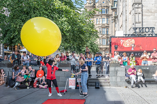 Street Performer on the Royal Mile during the Fringe Festival, Edinburgh, Scotland