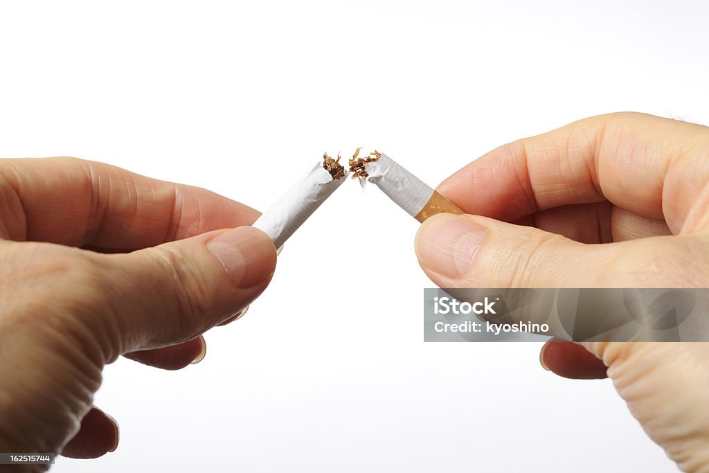 遮断タバコの喫煙には、[quit ](終了)を白背景 - カットアウトのロイヤリティフリーストックフォト