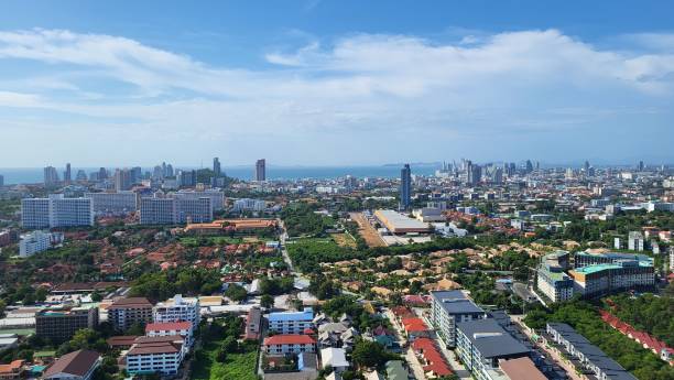 istock City. Bird's-eye view 1625193314