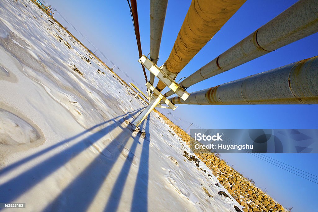 Refinería de petróleo Sistema de tubería - Foto de stock de Azul libre de derechos