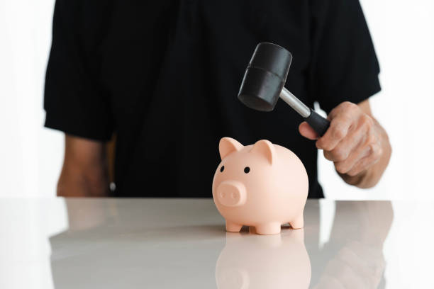 istock Break piggy banks 1625400480