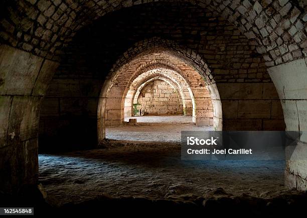 Final Y Luz Interior Crac Des Chevaliers En Siria Foto de stock y más banco de imágenes de Señal de calle sin salida - Señal de calle sin salida, Acorralado, Arcada