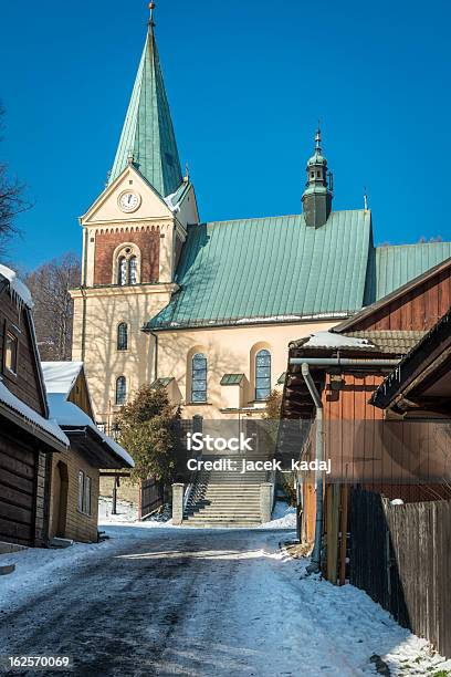 Antigua Iglesia En Lanckorona Foto de stock y más banco de imágenes de Iglesia - Iglesia, Polonia, Aire libre