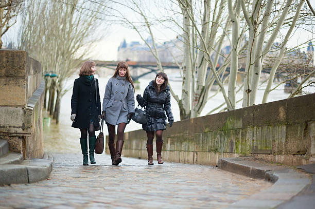istock Three friends walking togather near the Seine 162577648