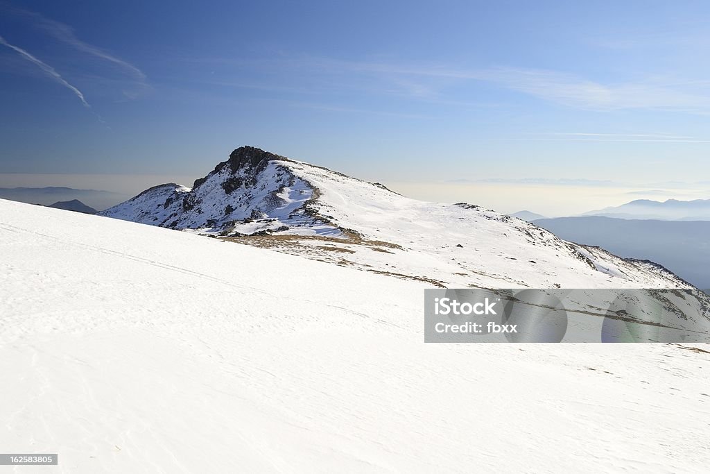 Istantanea del fuori pista da sci - Foto stock royalty-free di Alpi