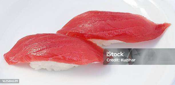 Sushi Stockfoto und mehr Bilder von Fisch - Fisch, Fische und Meeresfrüchte, Fotografie