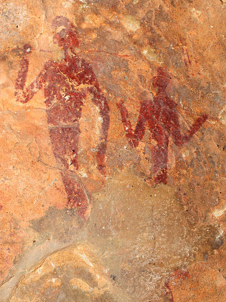 bushman rock pintura - cave painting rock africa bushmen fotografías e imágenes de stock
