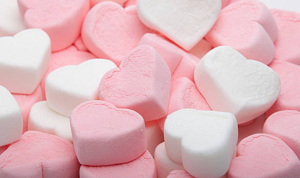 istock Pile of Hearts 162597295