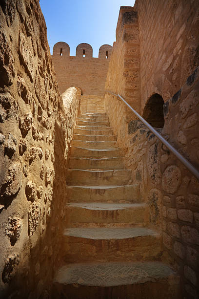 old stone stairs - medinah temple fotografías e imágenes de stock