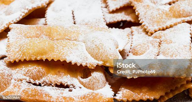 Foto de Italian Chiacchiere Ou Frappe Galani e mais fotos de stock de Açúcar em Pó - Açúcar em Pó, Milk-shake, Adulto