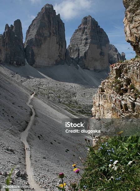 Foto de Tre Cimedrei Zinnen e mais fotos de stock de Alpes europeus - Alpes europeus, Alto Ádige, Beleza natural - Natureza