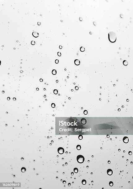 Foto de Gotas De Chuva No Sentido Da Janela e mais fotos de stock de Abstrato - Abstrato, Chuva, Cinza - Descrição de Cor