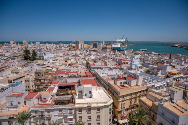 スペイン、カディスの旧市街 - christianity cadiz spain old town ストックフォトと画像