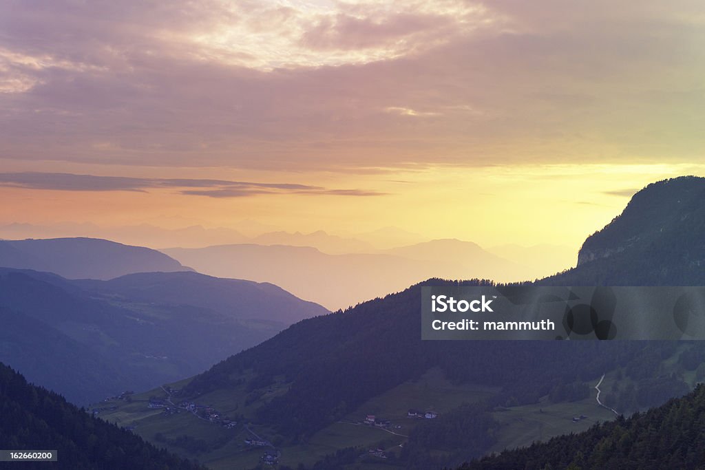 Montagne al tramonto - Foto stock royalty-free di Dolomiti